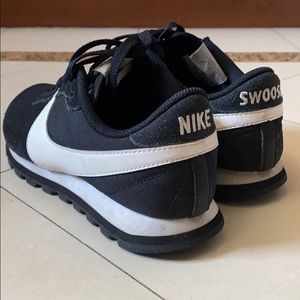 Nike B&W womens 7